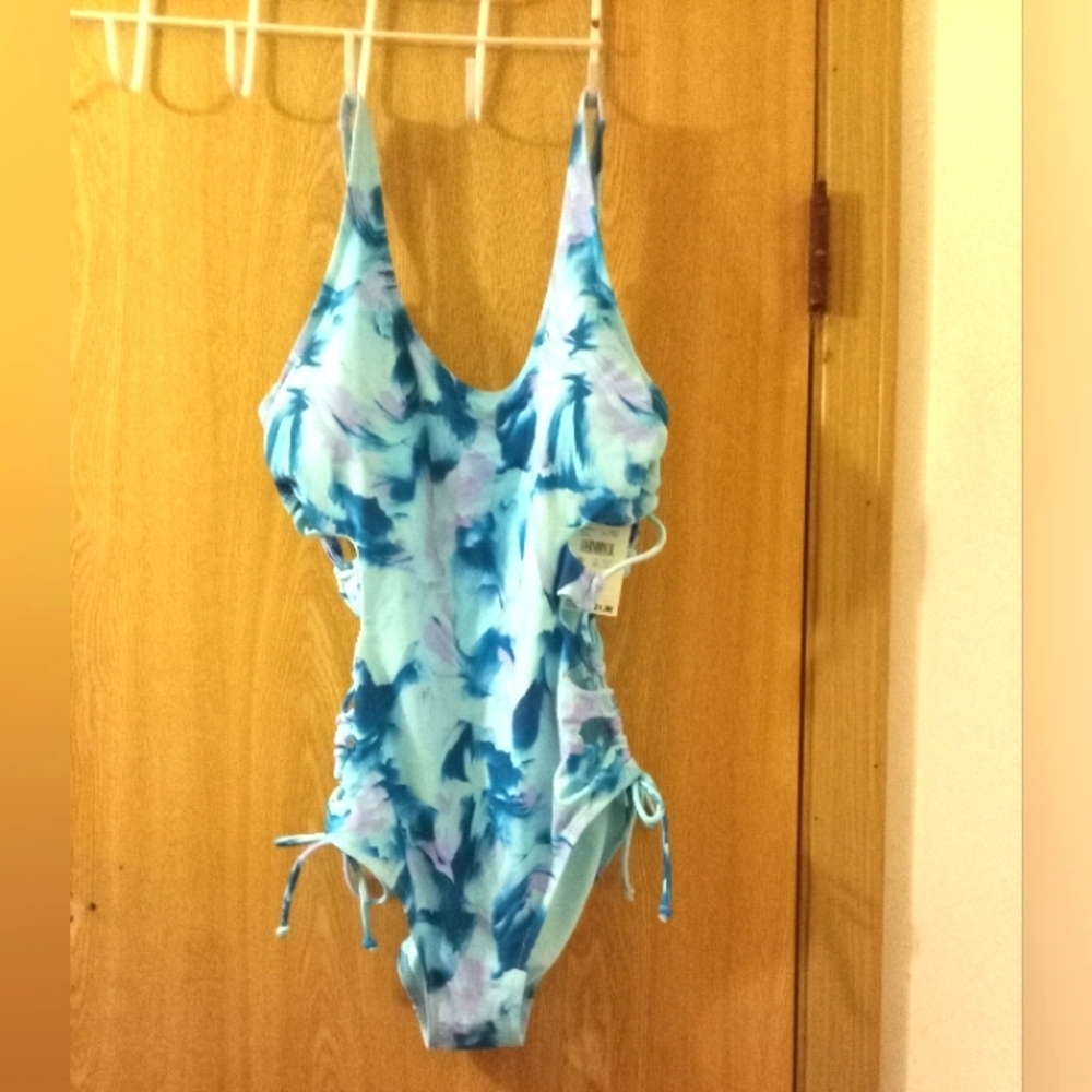 Sandflower Blue & Purple Floral One Piece Cris Cross Sides Medium 8/10 Nwt